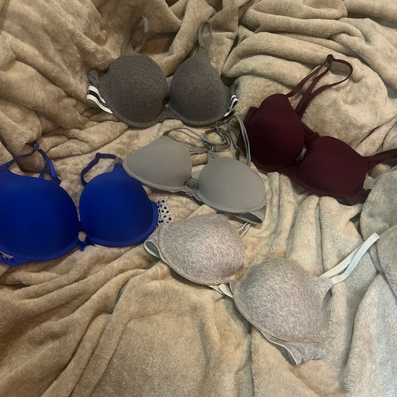 Colorful Bra Collection - Picture 5 of 12